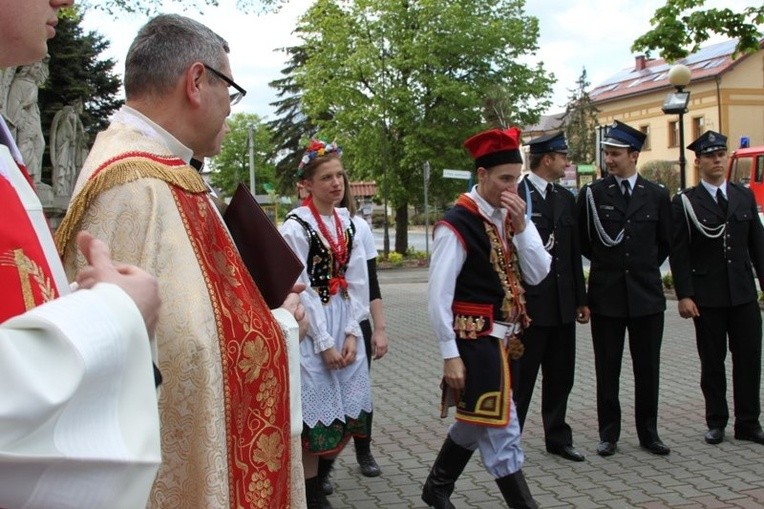 Symbole ŚDM w Szczurowej