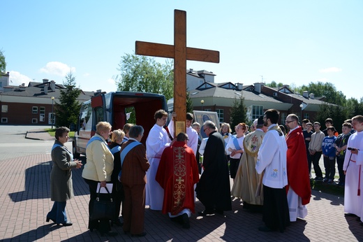 Symbole ŚDM w par. Trójcy Przenajświętszej w Mielcu