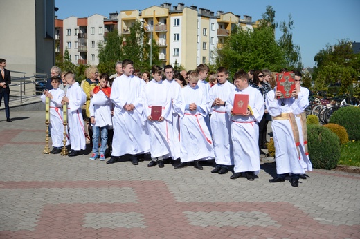 Symbole ŚDM w par. Trójcy Przenajświętszej w Mielcu