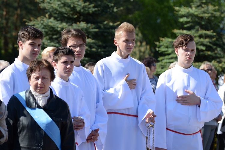 Symbole ŚDM w par. Trójcy Przenajświętszej w Mielcu