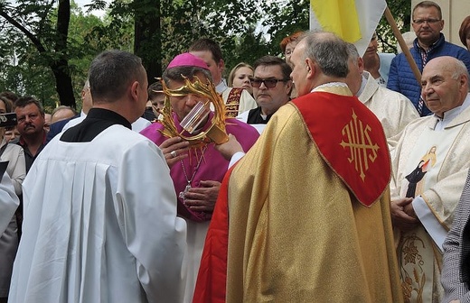 Znaki Bożego Miłosierdzia w Chybiu