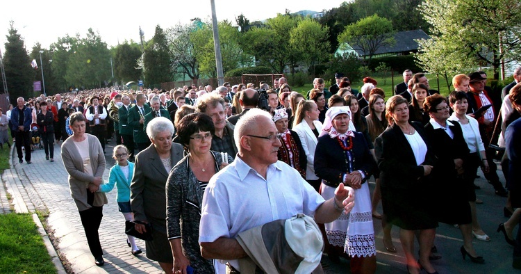 Maryjna procesja w Ptaszkowej