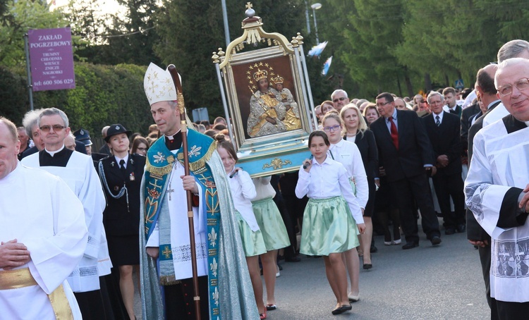 Maryjna procesja w Ptaszkowej