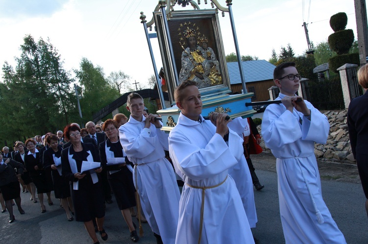 Maryjna procesja w Ptaszkowej