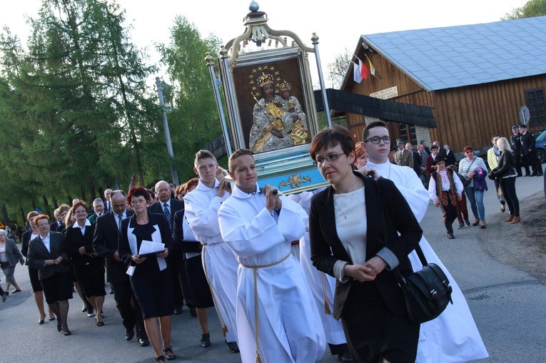 Maryjna procesja w Ptaszkowej