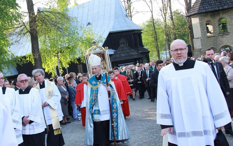 Maryjna procesja w Ptaszkowej