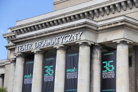 W Teatrze Dramatycznym za grosze będzie można obejrzeć trzy spektakle. M.in. sztukę "Red" w reż. Agnieszki Lipiec-Wróblewskiej