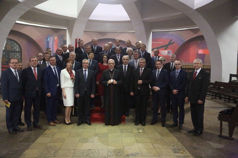 Nie na usługach mamony