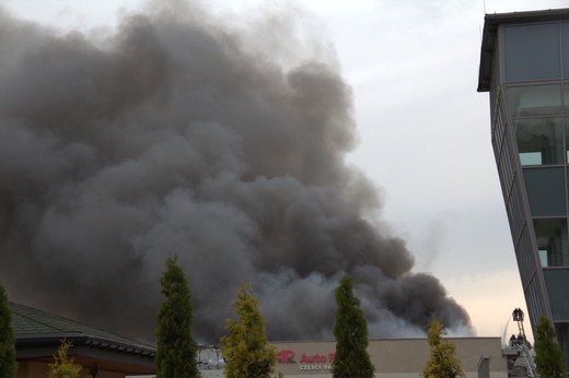 Pożar hali w Katowicach