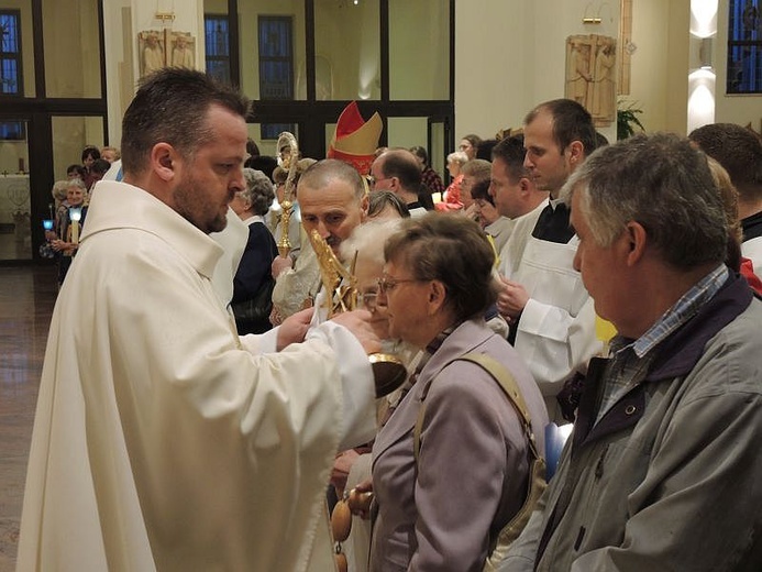 Koronacja figury Matki Bożej Fatimskiej w Kętach