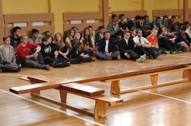 Znaki ŚDM w Zespole Szkół Technicznych w Tarnowie - Mościcach