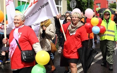 Parasol nad życiem i rodziną