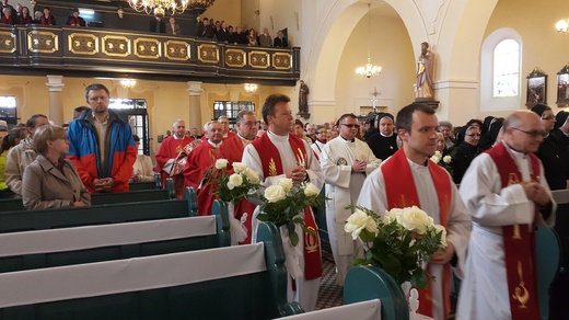 Brzezie, 80-lecie śmierci sługi Bożej s. M. Dulcissimy - Eucharystia