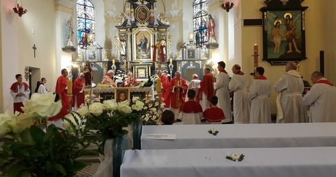 Brzezie, 80-lecie śmierci sługi Bożej s. M. Dulcissimy - Eucharystia