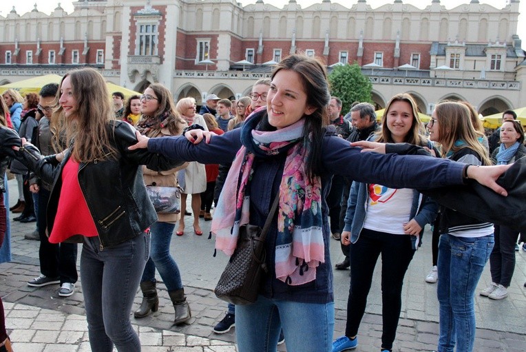 Tańce lednickie na krakowskim Rynku 