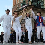 Tańce lednickie na krakowskim Rynku 