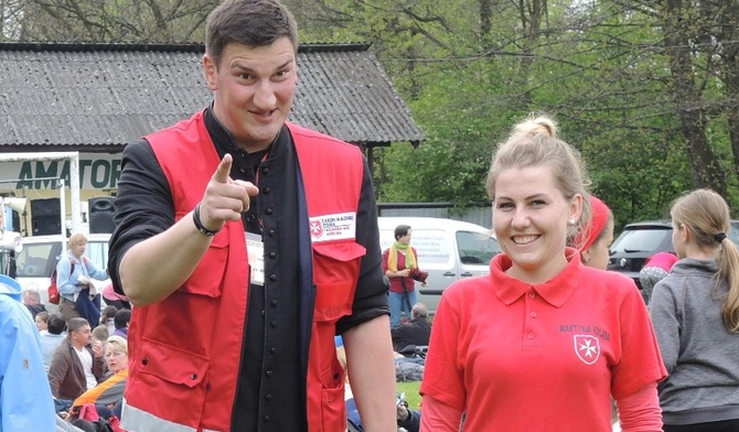 Maltańczycy: ks Michał Gajzler i Martyna Kolasa