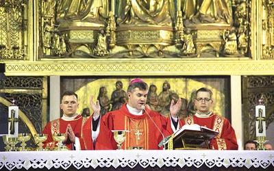 	Liturgii przewodniczył i homilię wygłosił bp Zbigniew Zieliński.