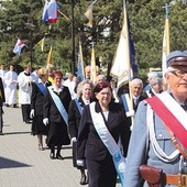 	Eucharystia rozpoczęła się od uroczystej procesji.  