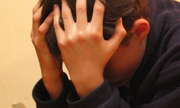 Psycholog: żałobie mogą towarzyszyć skrajne emocje