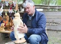 ▲	Dąbrówka dzięki zaangażowaniu mieszkańców od roku przyciąga turystów.