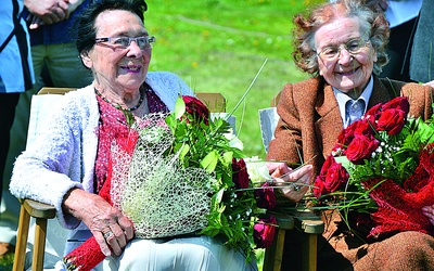 Dwie doświadczone panie archeolog (od lewej): Lidia Lwow Eberle i Olga Gierlach na uroczystościach w Płońsku.