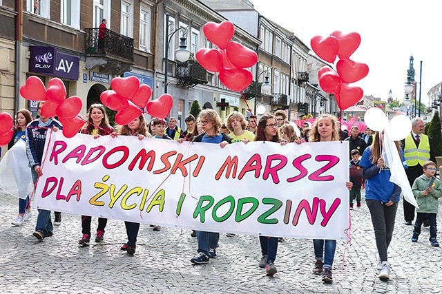 Manifestowali przywiązanie do wartości rodzinnych i szacunek dla życia ludzkiego.