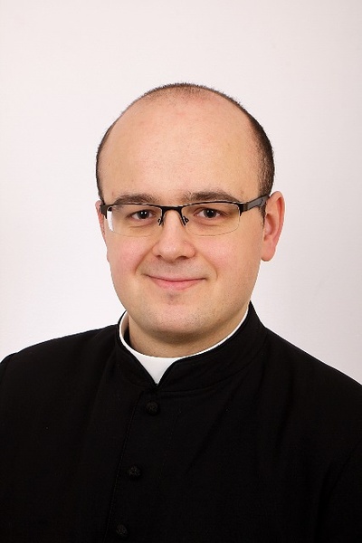Ks. Adam Paprota