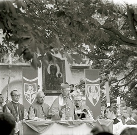 Uroczystości odbywały się pod przewodnictwem kard. Stefana Wyszyńskiego.