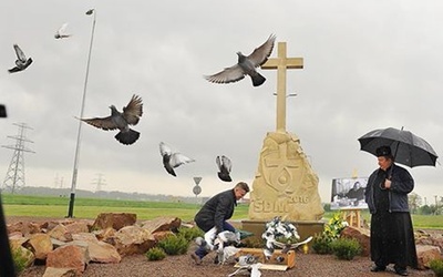 Gołębie pokoju na Polu Miłosierdzia