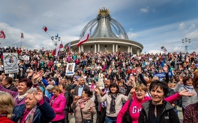 Konsekracja kościoła zbudowanego przez Rodzinę Radia Maryja