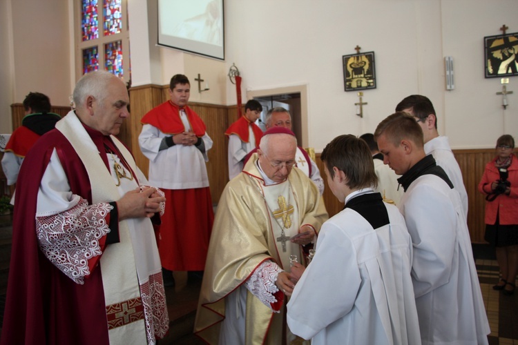 10. rocznica nadania imienia Jana Pawła II Gimanzjum w Bedlnie