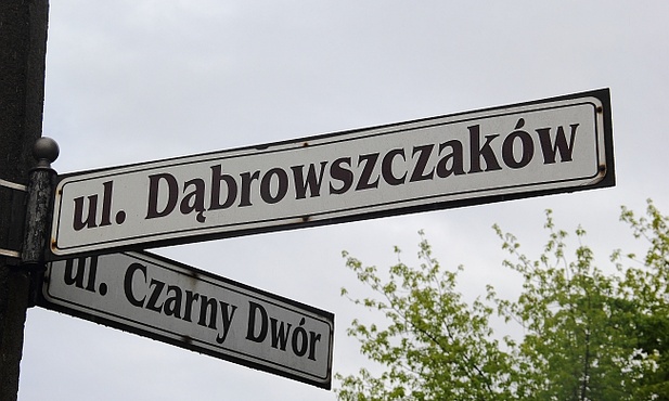 Żelazna Dama zastąpi Dąbrowszczaków? 