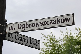 Żelazna Dama zastąpi Dąbrowszczaków? 