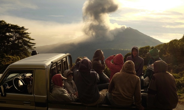 Silna erupcja wulkanu na Kostaryce