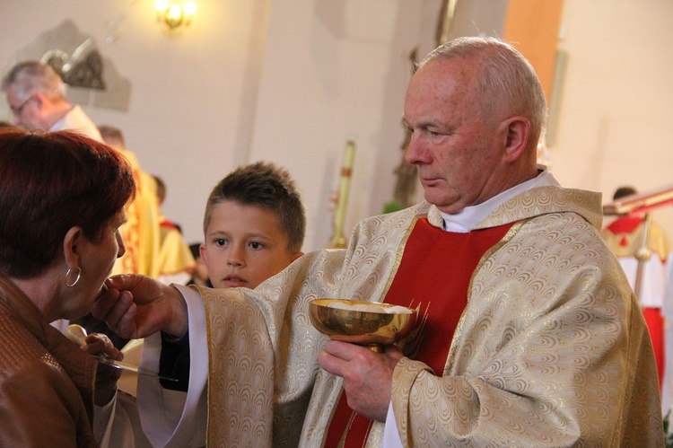 Poświęcenie ołtarza w Gnojniku