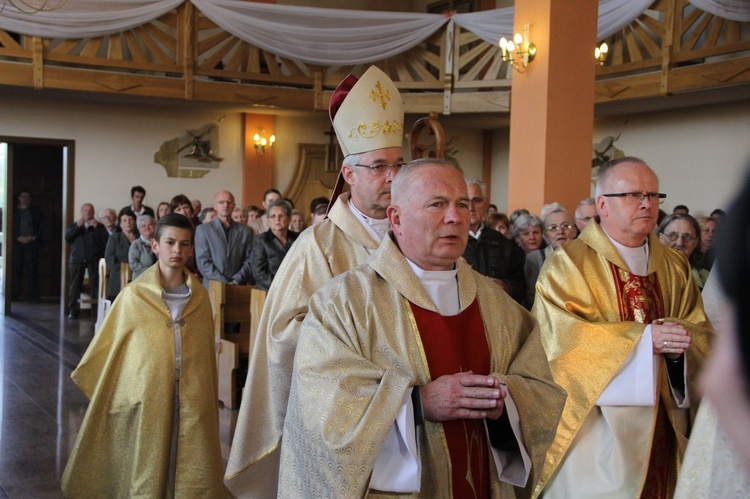 Poświęcenie ołtarza w Gnojniku