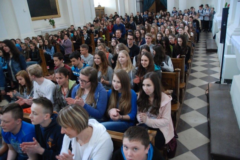 Pilegrzymka gimnazjalistów 