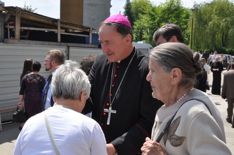 Kamień węgielny w kościele św. Jana Pawła II w Nowym Sączu