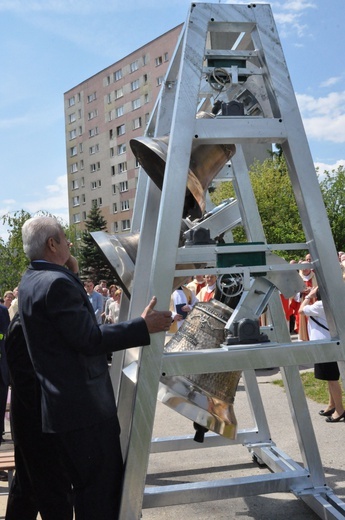 Kamień węgielny w kościele św. Jana Pawła II w Nowym Sączu