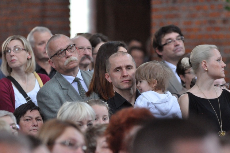 Kamień węgielny w kościele św. Jana Pawła II w Nowym Sączu