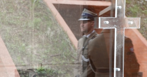 Krzyż też dyskryminuje?