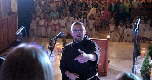 Modlitwa, muzyka, śpiew...