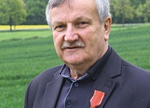 ▲	Marian Dembiński  – rolnik, przewodniczący dolnośląskiego NSZZ RI „Solidarność”, poseł na Sejm w latach 1997–2001, odznaczony Krzyżem Kawalerskim Orderu Odrodzenia Polski.