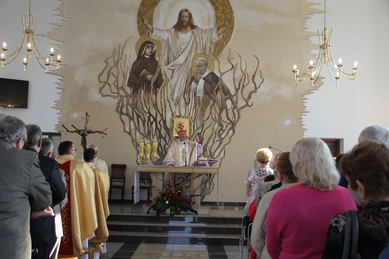 Poświęcenie kaplicy cmentarnej w Radomyślu