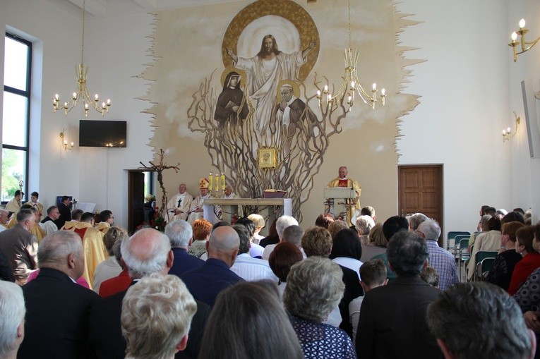 Poświęcenie kaplicy cmentarnej w Radomyślu