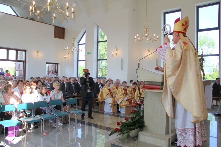 Poświęcenie kaplicy cmentarnej w Radomyślu