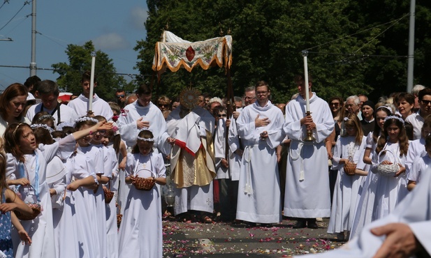 Idzie Boże Ciało