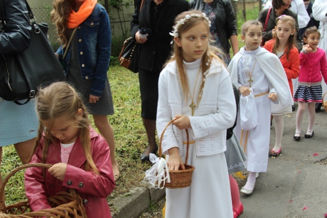 Procesja Bożego Ciała w parafii św. Elżbiety w Cieszynie