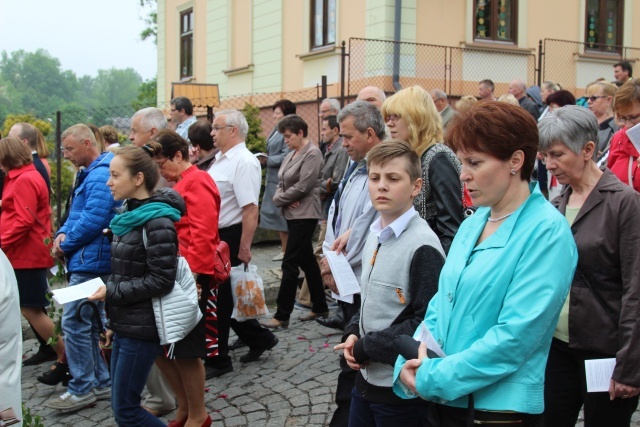 Procesja Bożego Ciała w parafii św. Elżbiety w Cieszynie